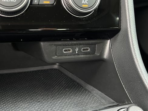 Used 2022 Volkswagen Jetta SE image 26