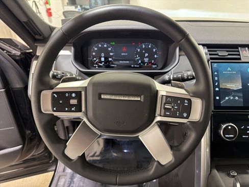 Certified 2025 Land Rover Discovery Dynamic SE AWD/4WD image 14