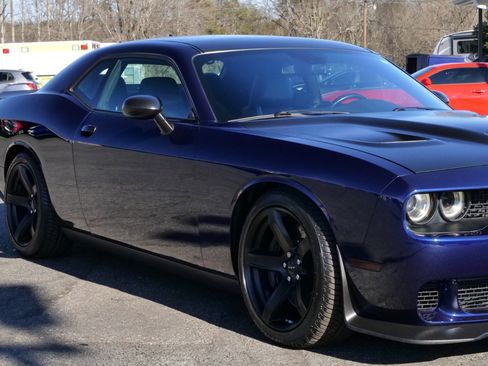 Used 2017 Dodge Challenger SRT Hellcat image 44