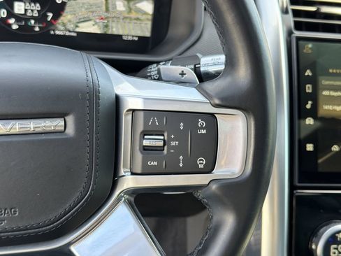 Used 2021 Land Rover Discovery HSE R-Dynamic image 32