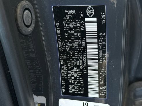 Used 2025 Toyota Camry LE image 27