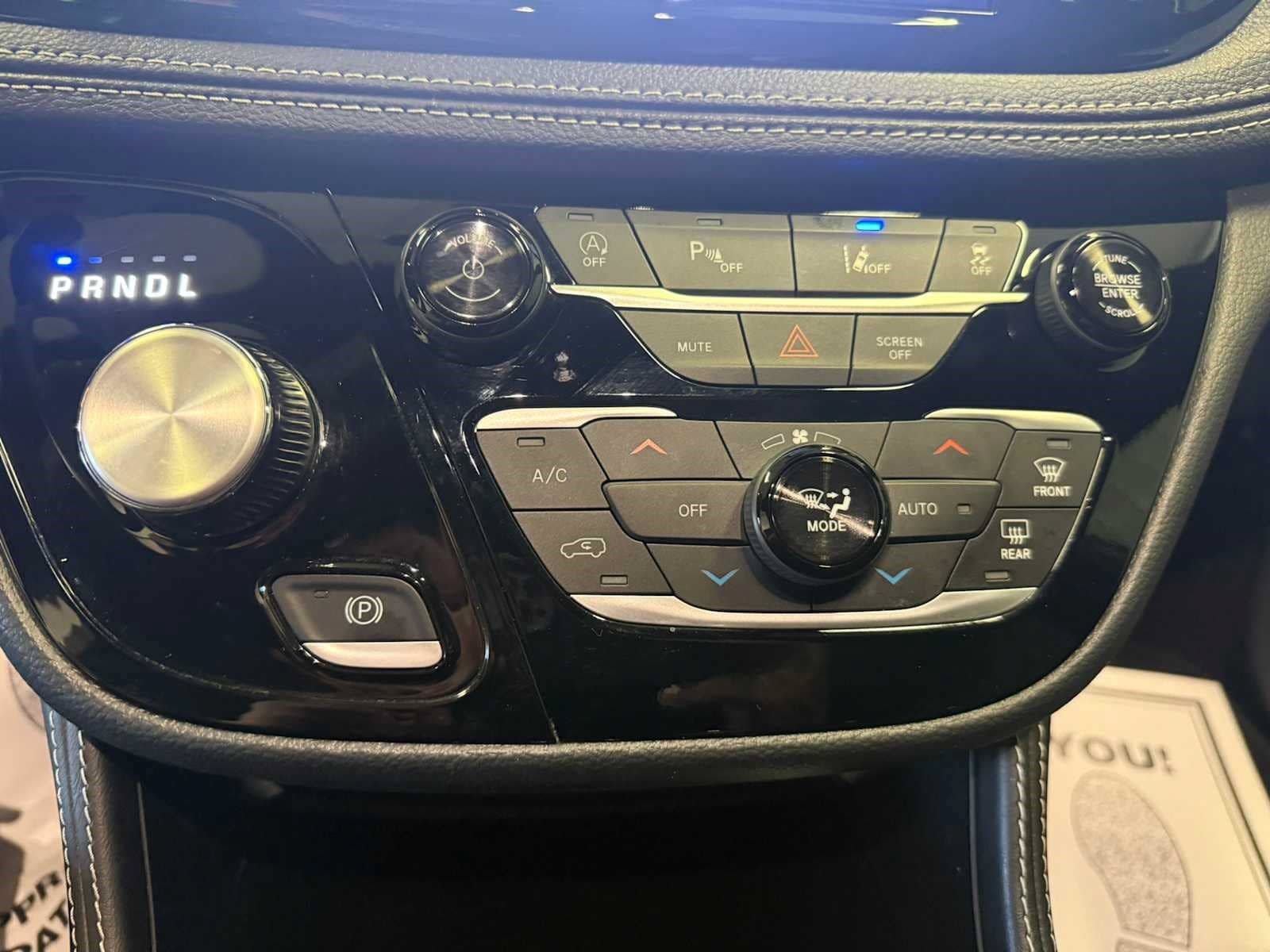 Used 2024 Chrysler Pacifica Limited w/ S Appearance Package FWD image 33