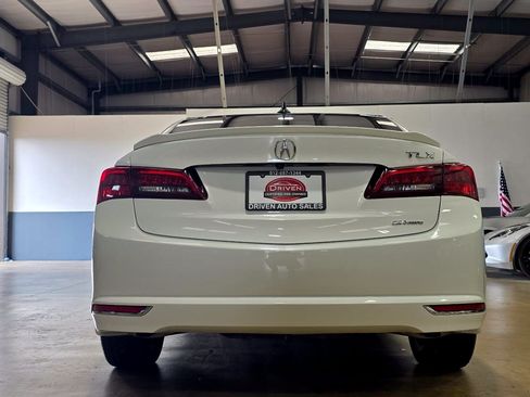 Used 2017 Acura TLX V6 SH-AWD w/ Technology Pkg image 5