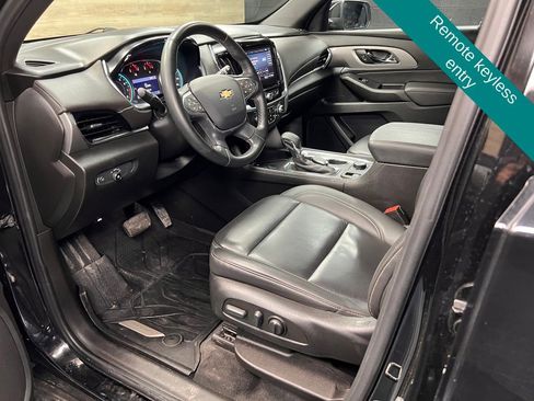Used 2023 Chevrolet Traverse LT w/ LPO, Floor Liner Package image 3