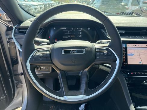 New 2026 Jeep Grand Cherokee Limited AWD/4WD image 10
