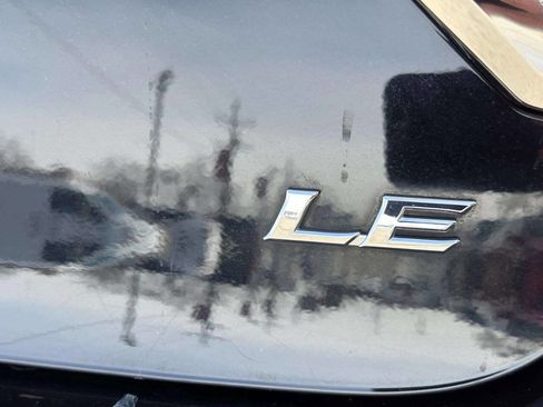 Used 2016 Toyota Camry LE image 33