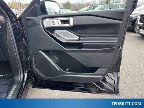 Certified 2022 Ford Explorer Platinum w/ Equipment Group 601A image 24