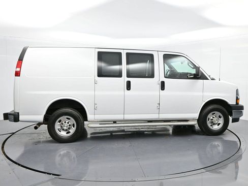 Used 2022 Chevrolet Express 2500 w/ Driver Convenience Package image 8
