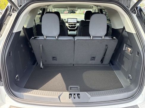 New 2026 Ford Explorer Active image 32