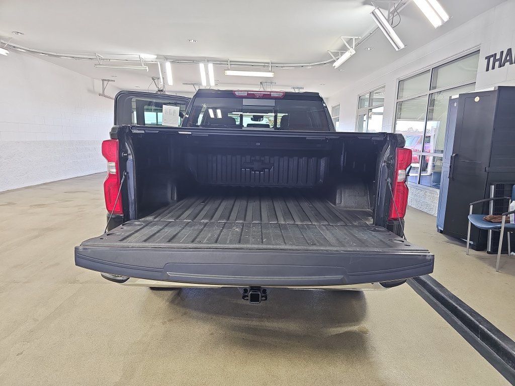 Certified 2022 Chevrolet Silverado 1500 LTZ w/ Technology Package AWD/4WD image 15