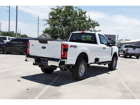 Used 2023 Ford F250 XL w/ 360-Degree Camera Package AWD/4WD image 4