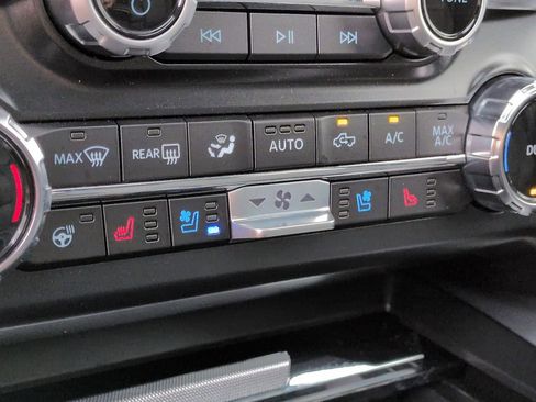 Certified 2025 Ford F250 Lariat w/ Lariat Ultimate Package AWD/4WD image 23
