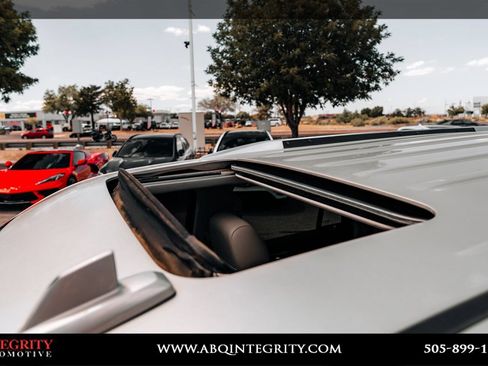 Used 2016 Cadillac Escalade Luxury AWD/4WD image 43