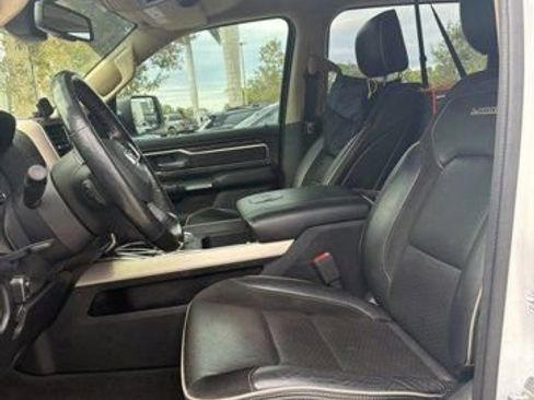 Used 2019 RAM 1500 Laramie image 9