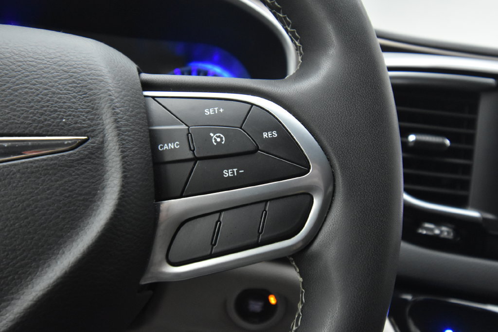Used 2023 Chrysler Voyager LX FWD image 29