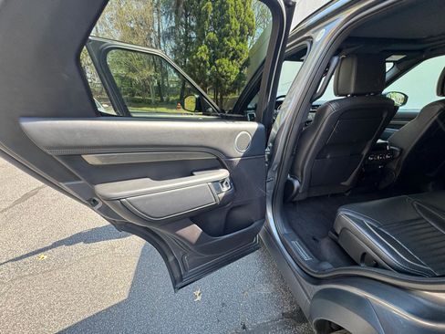 Used 2017 Land Rover Discovery HSE Luxury AWD/4WD image 32