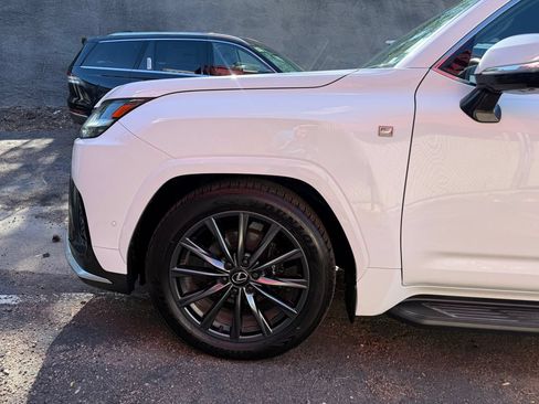 Used 2025 Lexus LX 700h F Sport AWD/4WD image 36