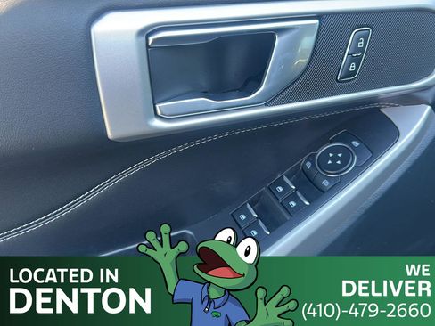 Used 2023 Ford Explorer XLT image 19