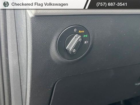 Used 2022 Volkswagen Taos SEL AWD/4WD image 18