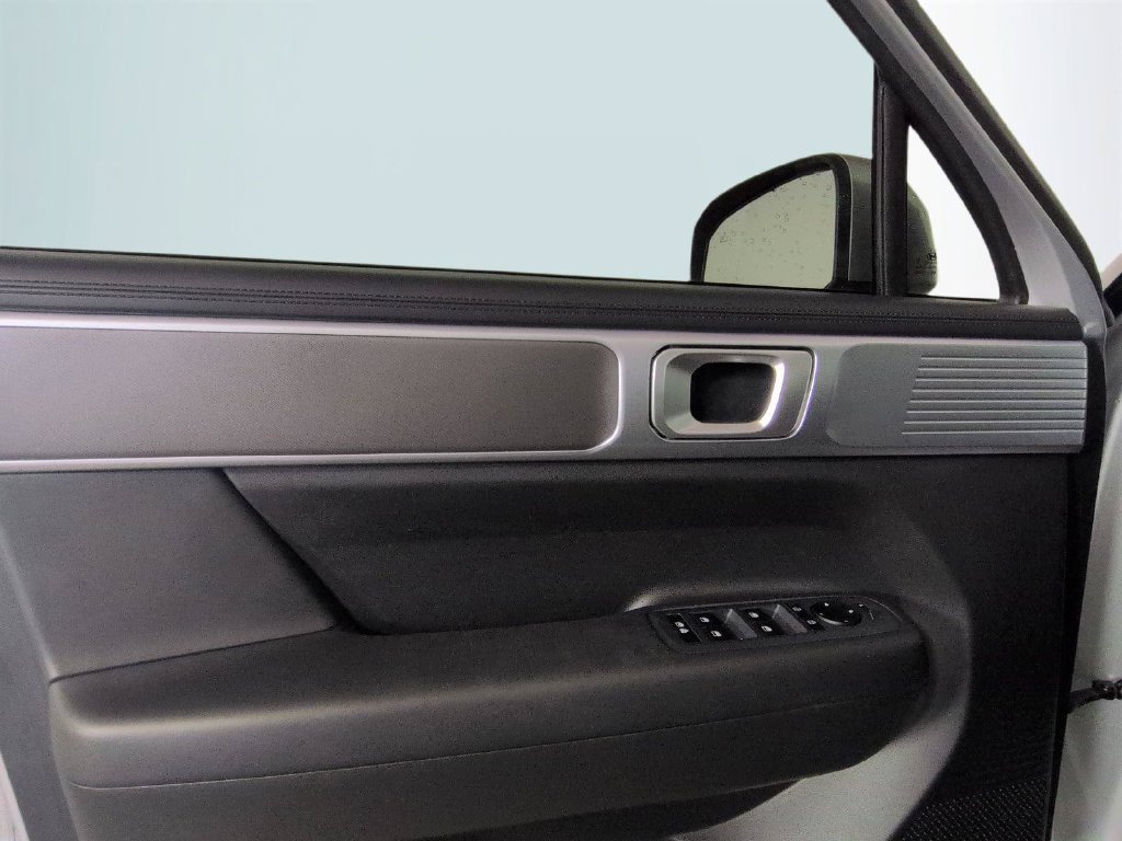 Used 2025 Hyundai Santa Fe SE FWD image 26
