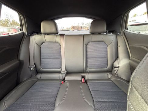 Used 2025 Buick Envista Preferred image 38