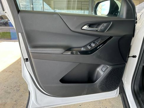 Used 2025 Chevrolet Equinox LT w/ Convenience Package II AWD/4WD image 10
