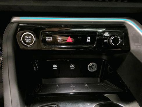 Used 2025 Audi Q5 Premium Plus w/ Premium Plus image 33