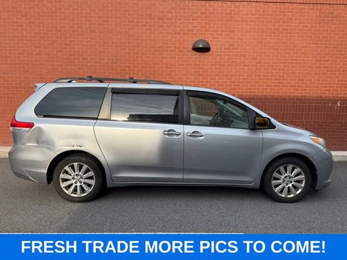 Used 2011 Toyota Sienna Limited w/ Premium Pkg AWD/4WD image 1