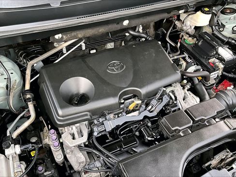 Used 2019 Toyota RAV4 XLE w/ Convenience Package FWD image 33