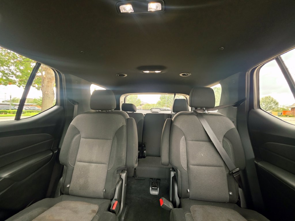 Used 2023 Chevrolet Traverse LT FWD image 32