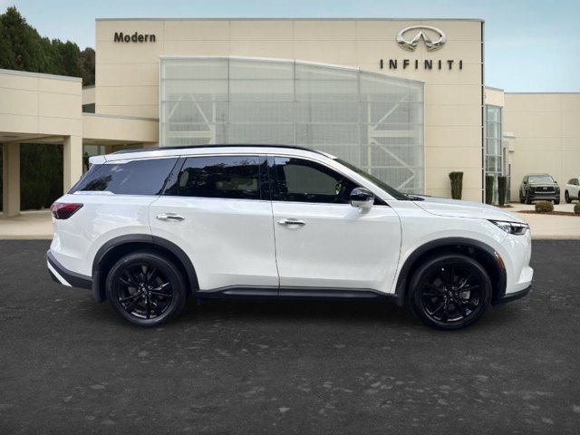 Certified 2025 INFINITI QX60 Luxe w/ Black Edition FWD image 4