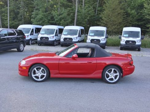 Used 2005 MAZDA MX-5 Miata w/ Convenience Pkg RWD image 4