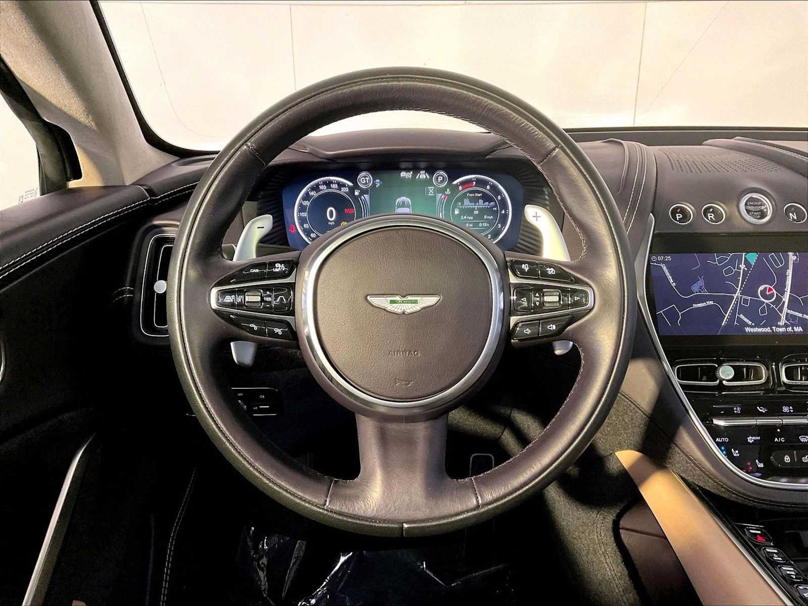 Used 2021 Aston Martin DBX AWD/4WD image 15