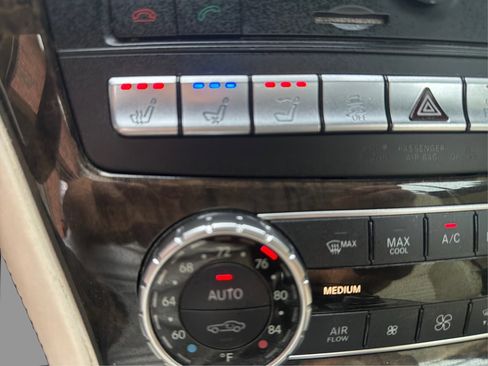 Used 2017 Mercedes-Benz SL 550 image 20