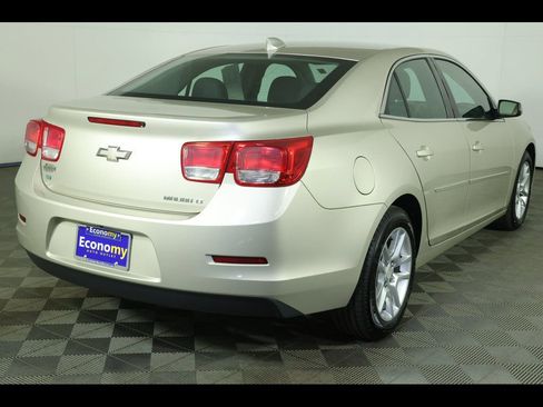 Used 2015 Chevrolet Malibu LT w/ Power Convenience Package FWD image 13