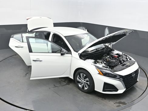 Certified 2025 Nissan Altima 2.5 S image 37