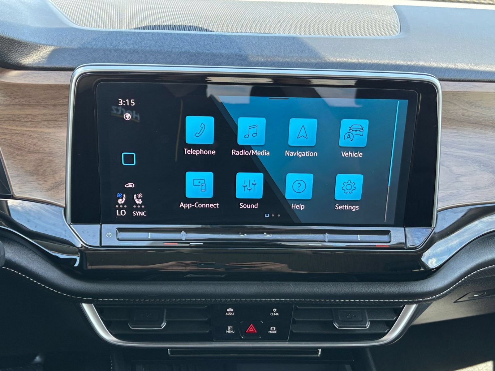 Used 2026 Volkswagen Atlas SE FWD image 19