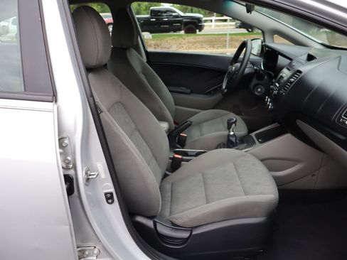 Used 2016 Kia Forte LX FWD image 22