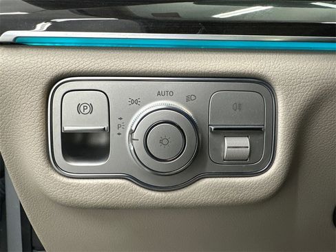 Used 2020 Mercedes-Benz GLE 350 GLE 350 w/ 3rd Row Seat Package image 35