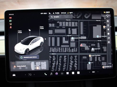 Used 2023 Tesla Model 3 Standard Range image 5
