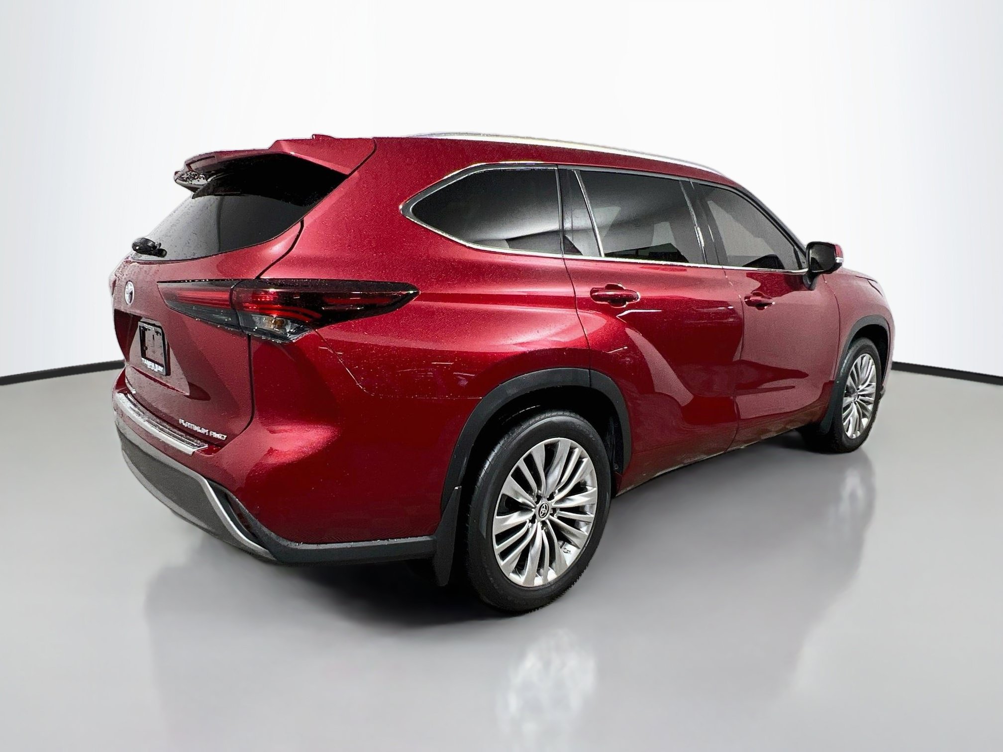 Used 2024 Toyota Highlander Platinum AWD/4WD image 4