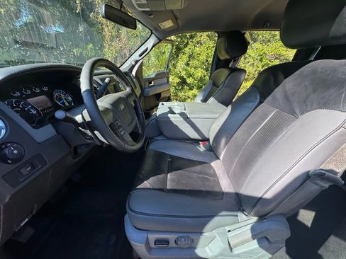 Used 2013 Ford F150 XLT w/ XLT Chrome Pkg image 13