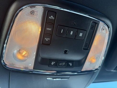 Used 2019 Jeep Grand Cherokee Altitude AWD/4WD image 22