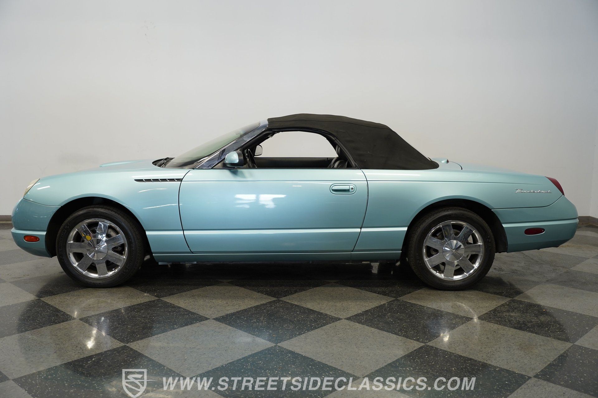 Used 2002 Ford Thunderbird RWD image 29