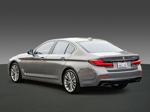 Used 2021 BMW 530i 530i w/ Premium Package image 2