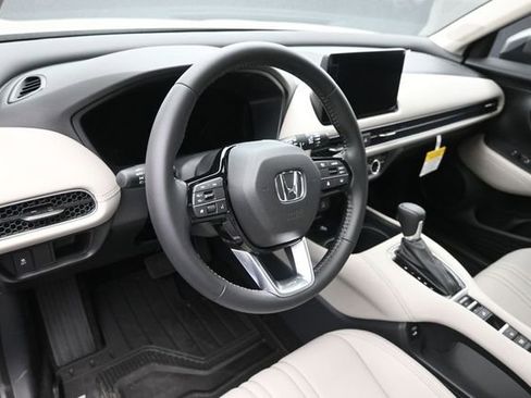 New 2026 Honda HR-V EX-L image 17
