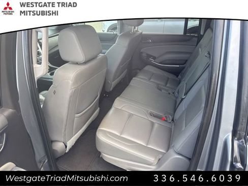 Used 2020 Chevrolet Suburban LT image 7