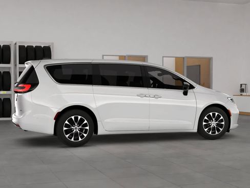 New 2026 Chrysler Pacifica Select image 6