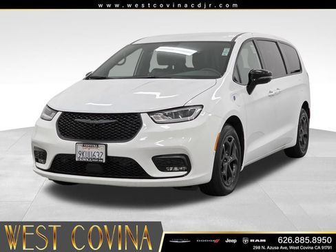 Used 2024 Chrysler Pacifica Limited FWD image 3