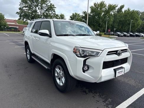 Used 2023 Toyota 4Runner SR5 Premium w/ Moonroof Package AWD/4WD image 3